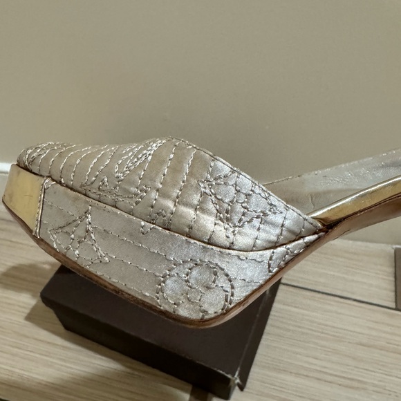 Louis Vuitton Satin Metallic Gold Motard Piccadilly Peep Toe Slingback Platform - Picture 4 of 13
